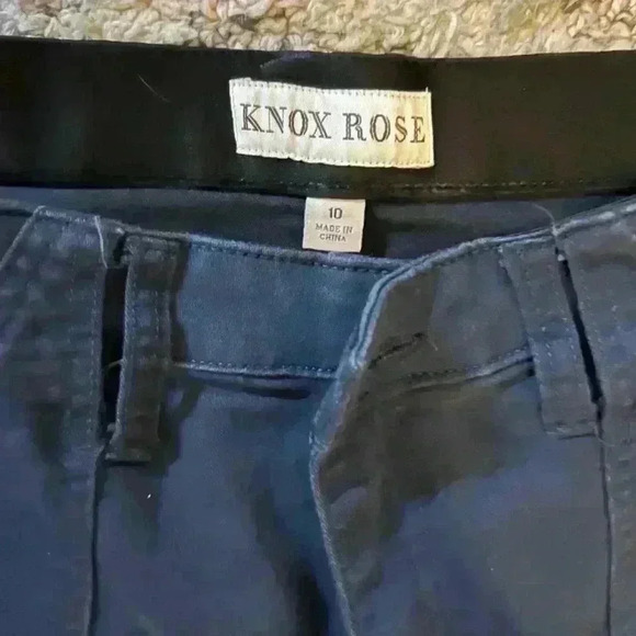 Ankle length or capri pants - Picture 3 of 3